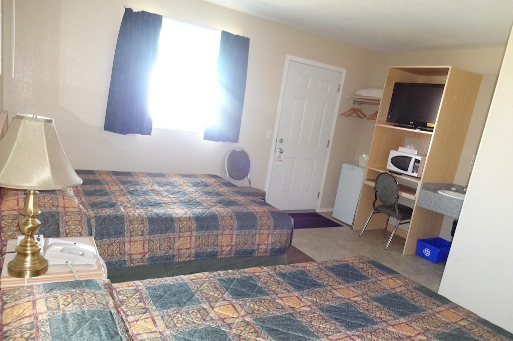 King'S Hotel & Motel By Elevate Rooms Shaunavon 客房 照片