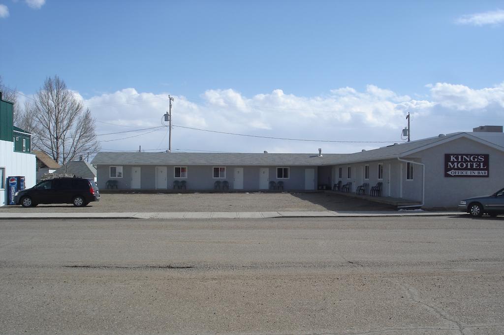 King'S Hotel & Motel By Elevate Rooms Shaunavon 外观 照片