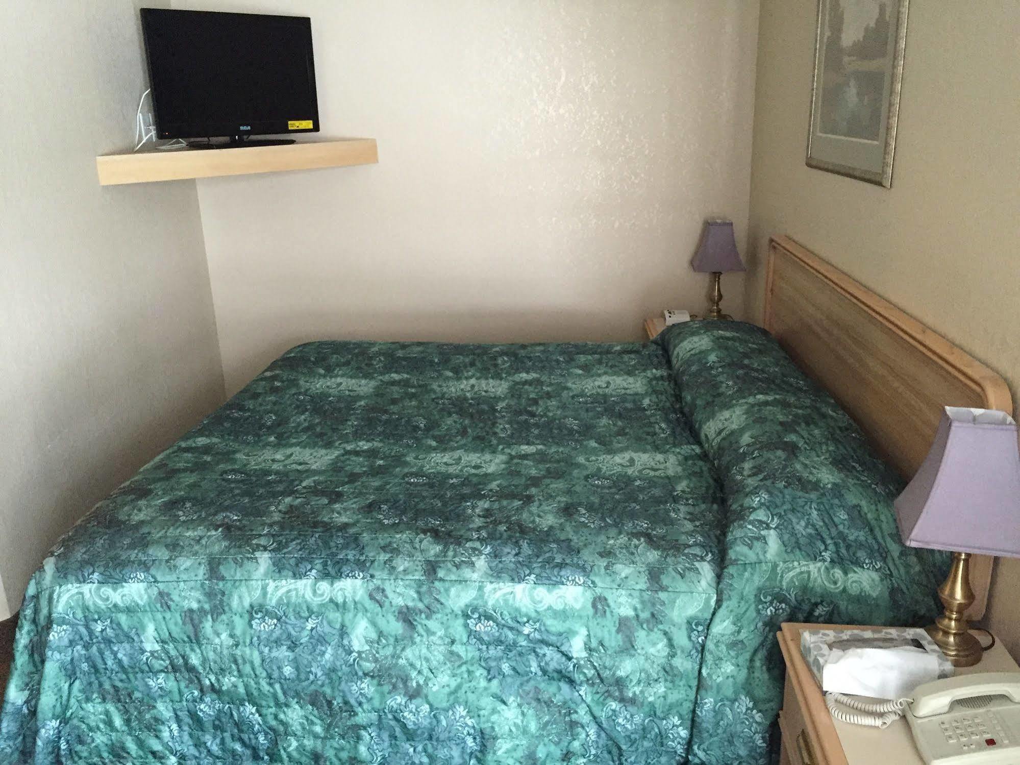 King'S Hotel & Motel By Elevate Rooms Shaunavon 外观 照片
