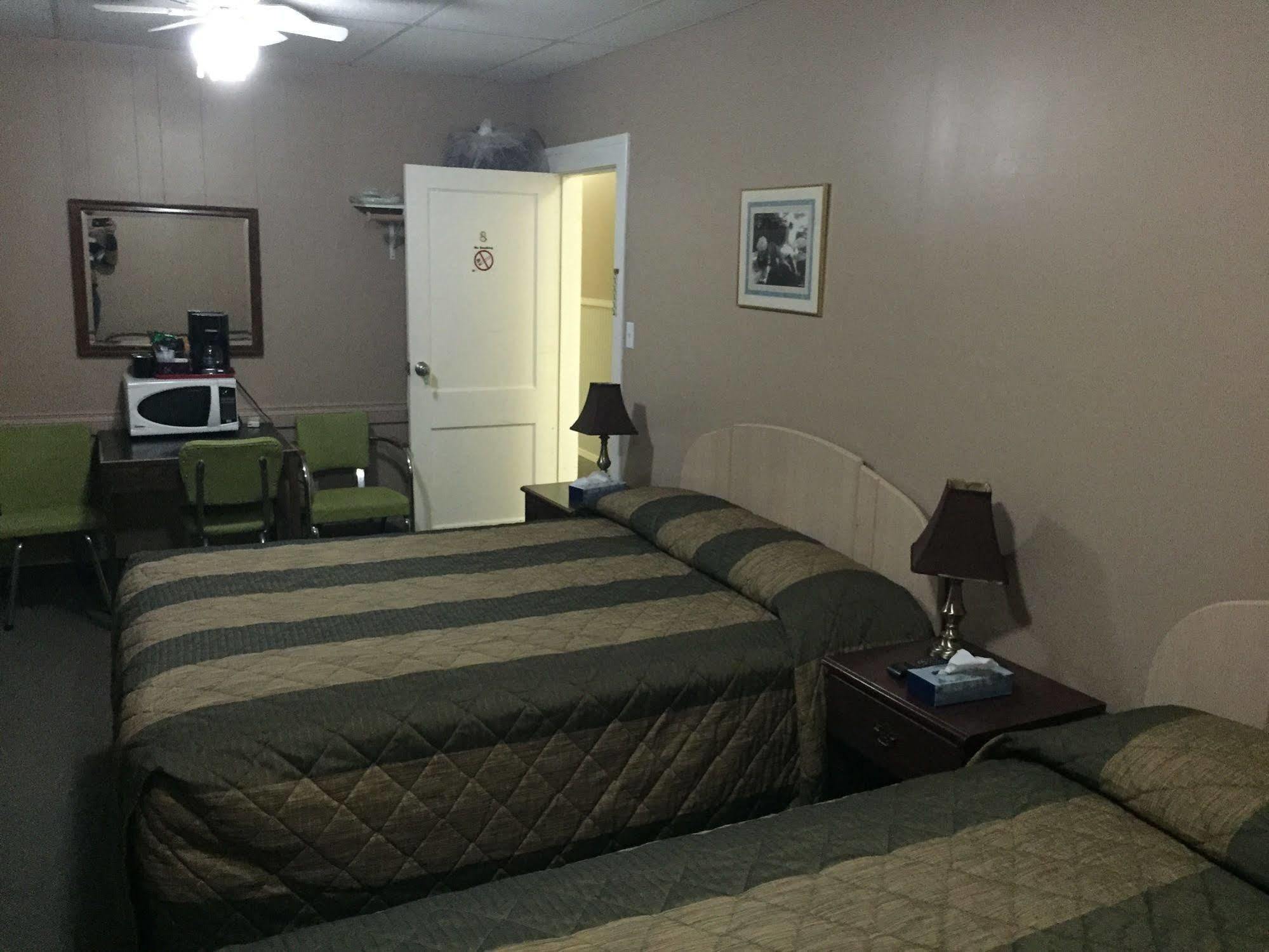 King'S Hotel & Motel By Elevate Rooms Shaunavon 外观 照片