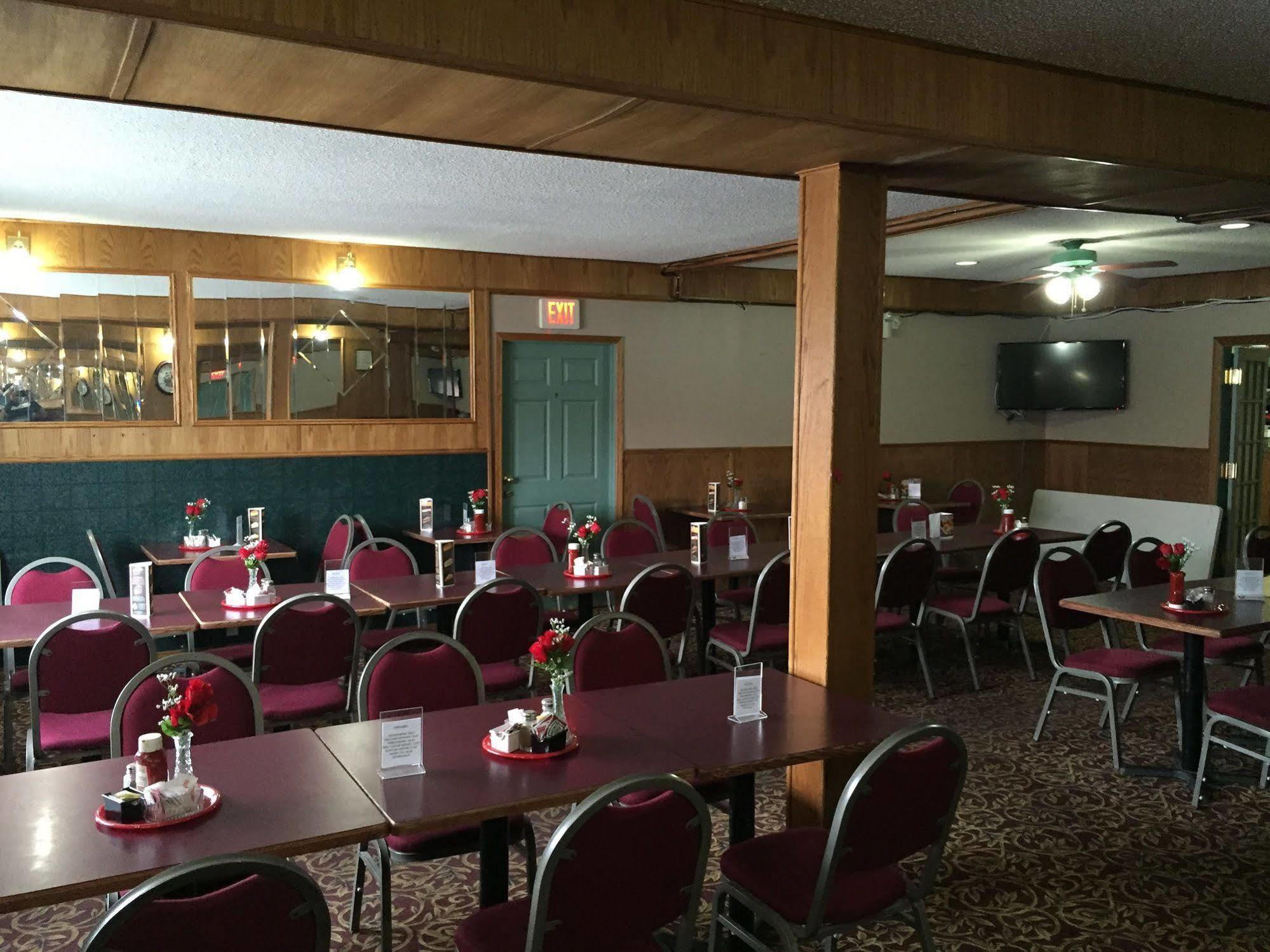 King'S Hotel & Motel By Elevate Rooms Shaunavon 外观 照片