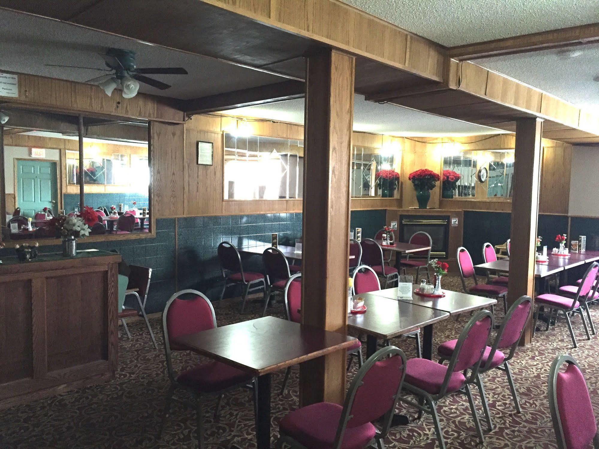 King'S Hotel & Motel By Elevate Rooms Shaunavon 外观 照片